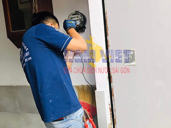 Thợ lắp công tơ điện phòng trọ tại quận Gò Vấp